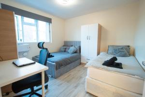 Excel & City Airport Cozy 2BR with Workspace Near DLR