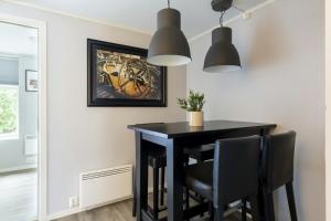 Central and Spacious Apartment for 6