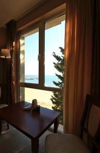 Първа линия Апартаменти