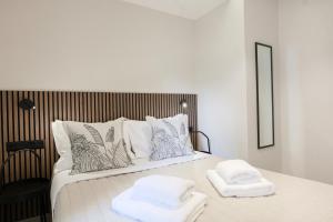 ALMARLIVING Stylish 2BR Apartment in Ilioupolis