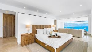 Beachfront Luxury 4BR Penthouse with Incredible Ocean Views