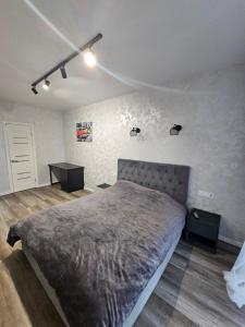 Дрім таун, квартира біля жд вокзала