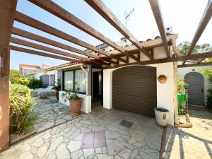 Agréable maison avec piscine proche de la plage