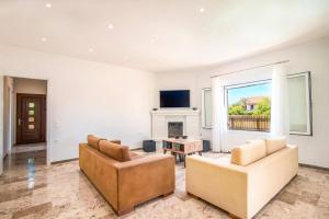 Villa Mandola by Villa Plus