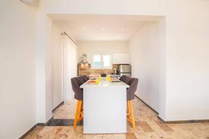 Villa Mandola by Villa Plus