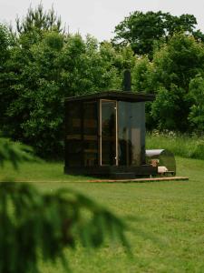 Raadivere Põllupeegel with Sauna