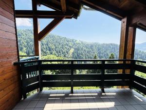 Résidence Les Balcons Du Charvin - Au coeur de lEspace Diamant, à côté de laire de loisirs et de larrêt de ski-bus MAE-3064