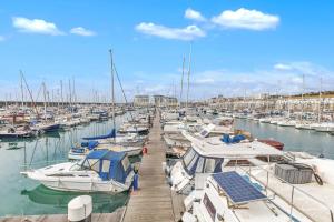 On the Water 5 with Free Parking By My Getaways