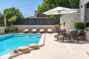 Villa Falcon House, 3-bedroom villa with heated 36 sqm pool, Jacuzzi, Finnish sauna