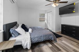 1 bedroom efficiency apartment with Pool