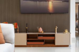 Spectacular 3 Bedroom Penthouse with Private Terrace in Prestigious Mayfair H13