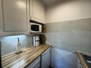 Résidence Les Melezes - Studio vue montagne · Accès pistes par navette · Parking extérieur MAE-0944