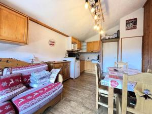 Résidence Les Balcons Du Charvin - Au coeur de lEspace Diamant, à côté de laire de loisirs et de larrêt de ski-bus MAE-3064