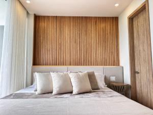 Spectacular Beachfront Apartment