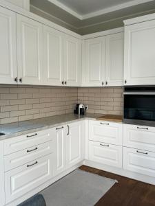 Melnrage Beach cozy apartments & terrace - pine view sea entry