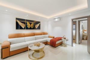 Lavish 2 Bedroom Apartment in the Heart of Mayfairs Luxury H11