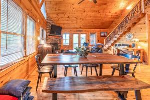 Red Oak Luxe Mountain Cabin