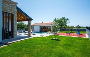 5 Bedroom Nice Home In Vidulini 