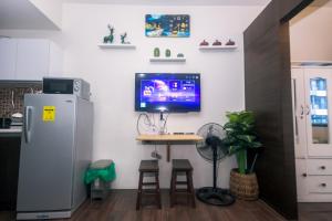 The Giggle Spot Cozy Makati Hideaway Pool & Gym 2270