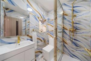 Exclusive 2-Bedroom Retreat in Iconic Mayfair H8