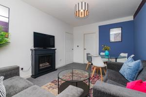 Modern And Vibrantly Designed Apartment