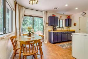 Hike and Ski! Cabin 20 Mi to Soda Springs Mtn Resort