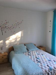 - 30 pour cent semaine du 19 juillet Villa 12 p entre Nice et Cannes piscine clim