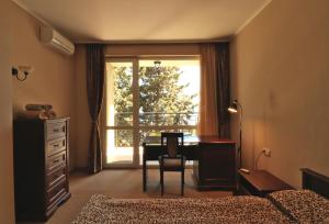 Първа линия Апартаменти