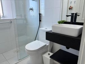 PITANGUEIRAS - FRENTE MAR - 3 SUÍTES - SERVIÇO De PRAIA - COM GARAGEM