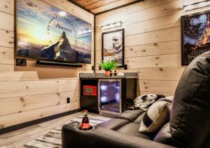 Pigeon Forge Large Cabins Sleeps Up to 66 Water Park Access