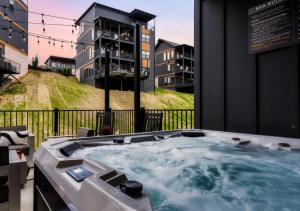 Pigeon Forge Large Cabins Sleeps Up to 66 Water Park Access