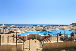 Първа линия Апартаменти