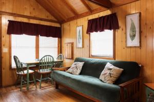 Lakeview Cedar Cabin - The Birds Nest - 1