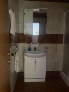 Ground Floor, 2-Bed Apartment