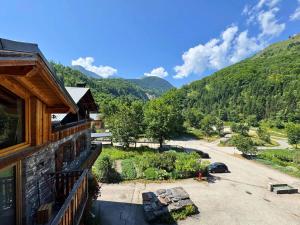 Appartements Chalet Chardons - Chalet Authentique proche des 3 Vallees MAE-3704 : photos des chambres
