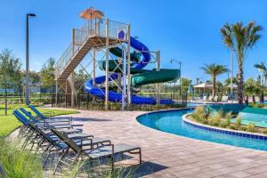 Gorgeous Waterview ,Top Floor, 2Bd Condo, Storey Lake Resort