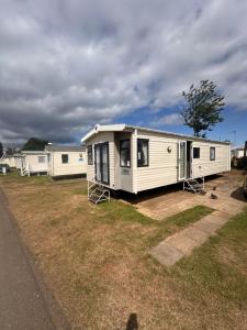 Modern 6 birth caravan Hunstanton Norfolk