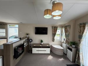 Modern 6 birth caravan Hunstanton Norfolk