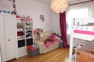 Maisons de vacances Maison Familiale au coeur d-aulnay sud, proche gare, aeroport CDG, Parc des expositions : photos des chambres