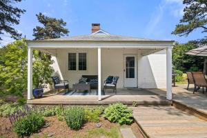 Updated Beach House Deck Outdoor Shower!