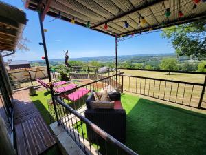 Chalets CHALET EN RONDINS AVEC SPA - 5 personnes : photos des chambres