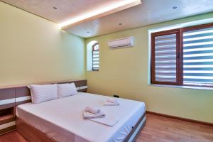 Central 2BR Duplex with sauna