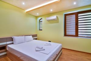 Central 2BR Duplex with sauna