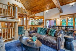 Hot Tub and Private Sauna Wausau Family Home