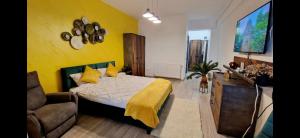 GoldenView Downtown Apartment near Palas Mall