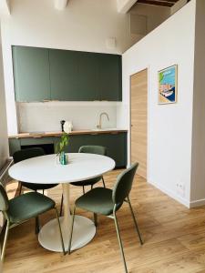 Appartements Lou nissoun dou canal - Studio mezzanine centre historique vue canal : photos des chambres