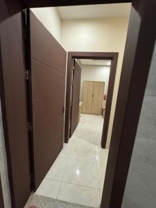 غرفة وحمام مفروشة