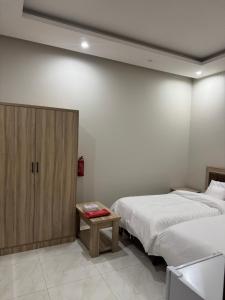 غرفة وحمام مفروشة