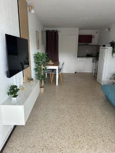 Studio grande motte rez de jardin