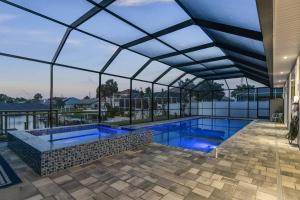 Coastal Paradise Waterfront Pool Home - Ubytování bez kategorie ve městě Palm Coast